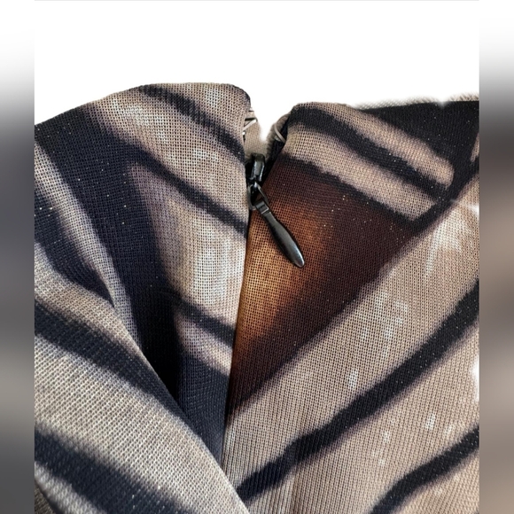 ✨*Brand New* Le Chateau Brown Stripe High-Low Ruffle Midi Dress - Size XL - Picture 8 of 13